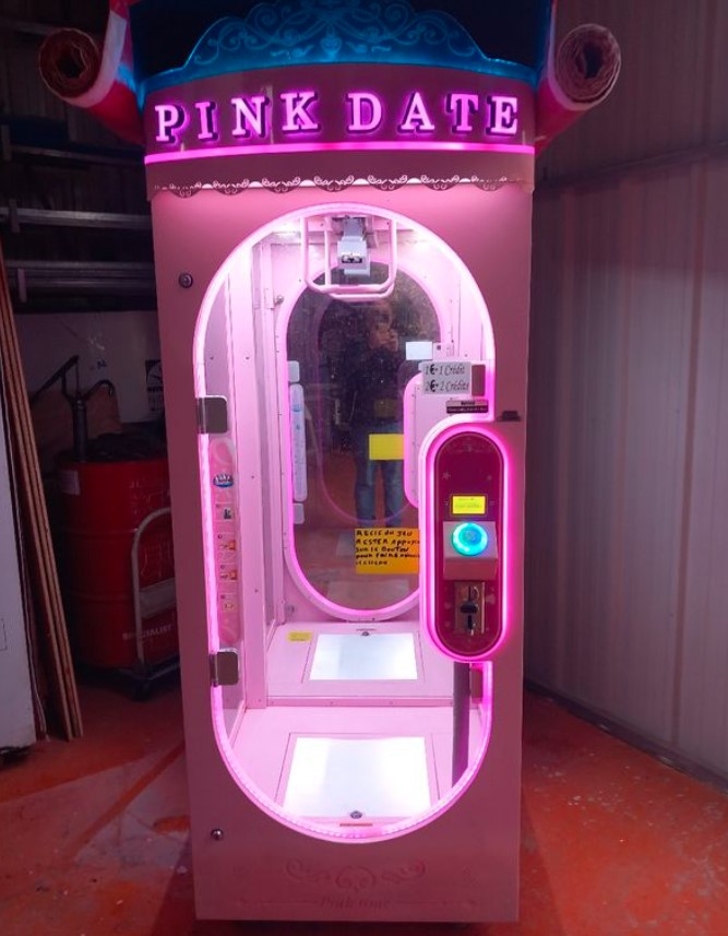 Pink date