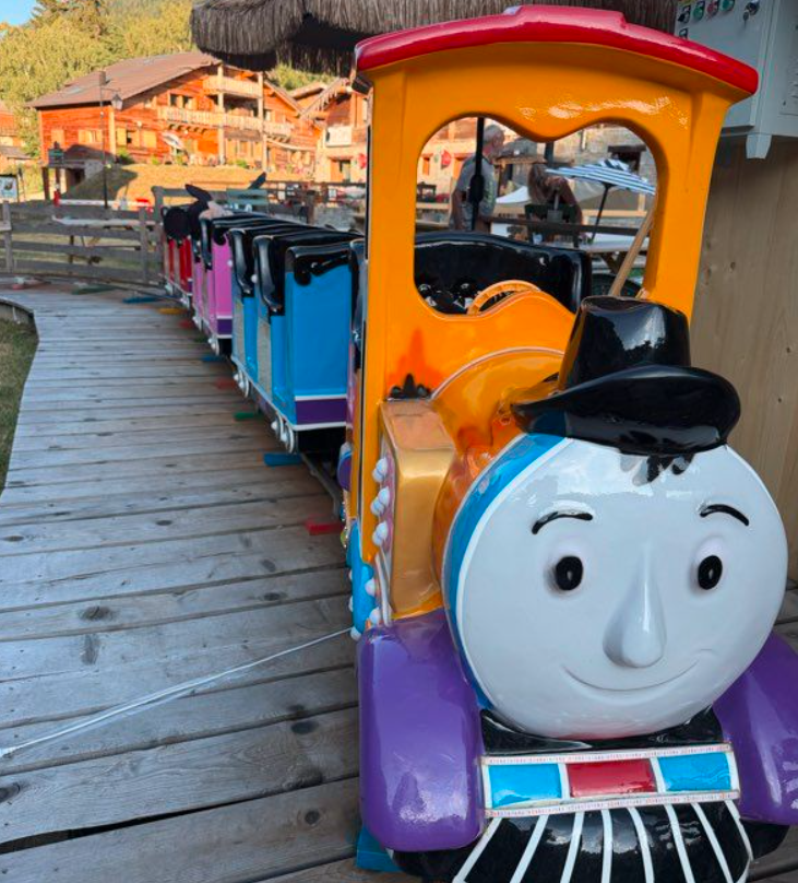 Petit train sur rails manège