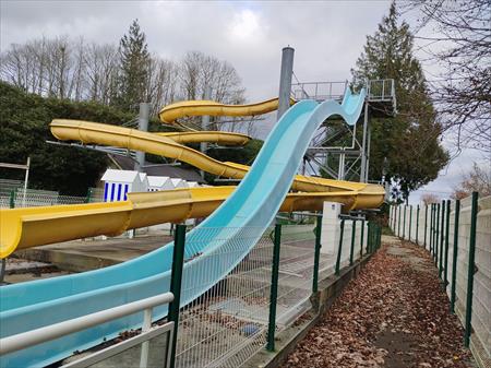 TOBOGGAN AQUATIQUE PROFESSIONNEL DROIT