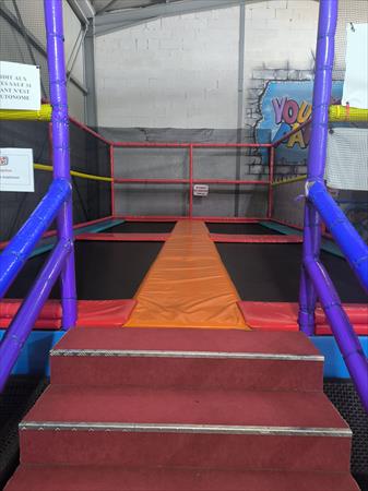 TRAMPOLINE 4 PISTES